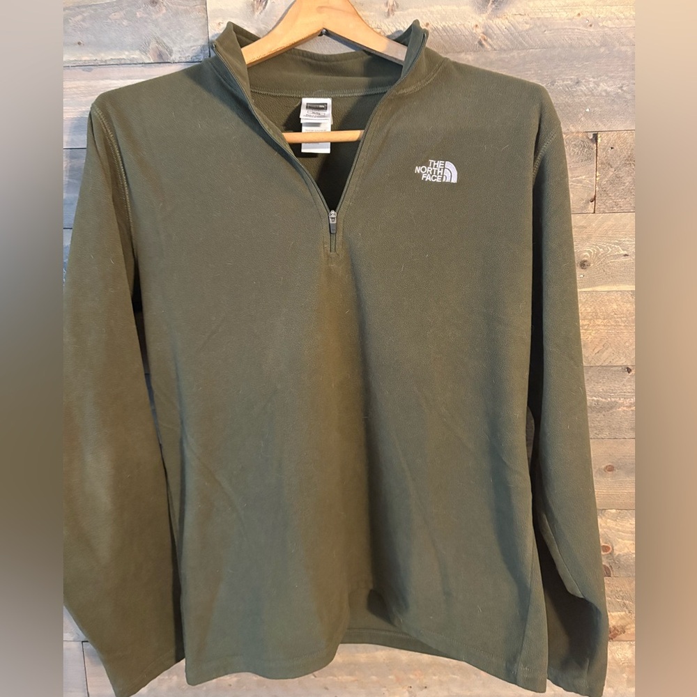 EXCELLENT CONDITION - gently-worn - forest green - North Face Qtr. Zip.  Boys XL